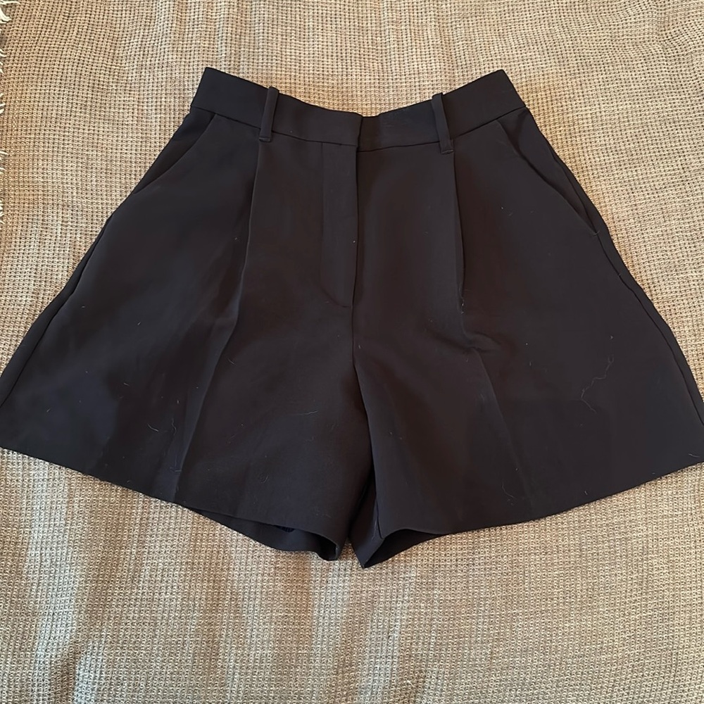 Abercrombie and Fitch, black trouser short, size small